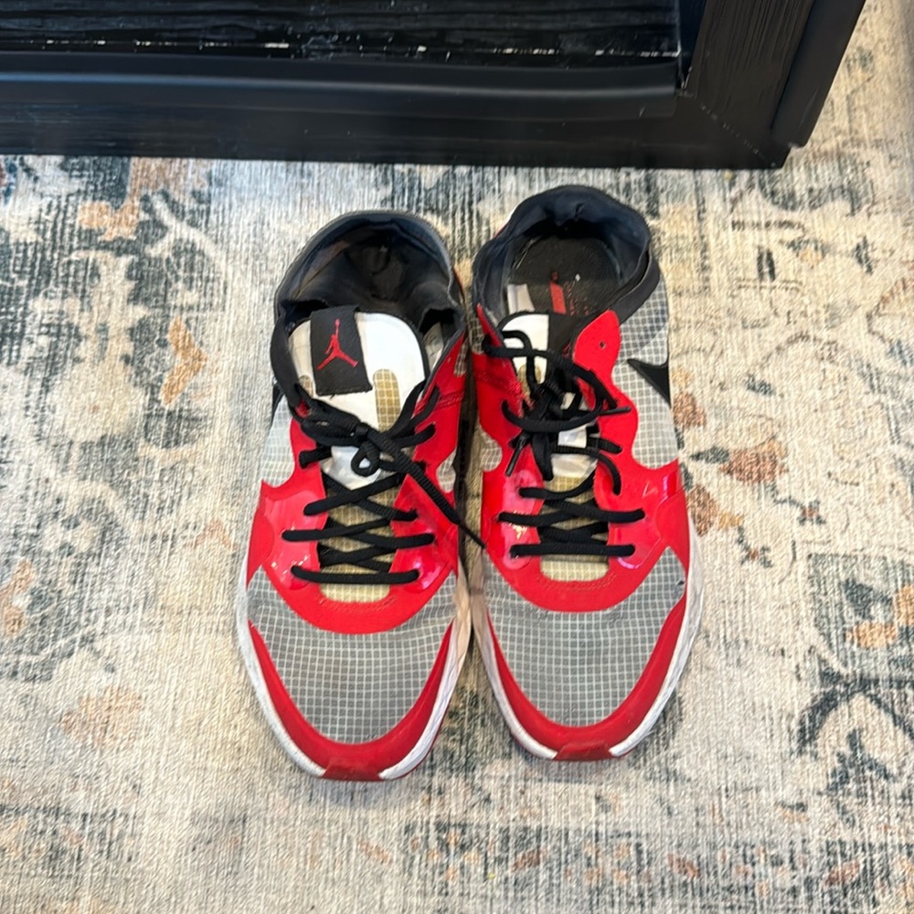 Jordan Zoom Runner